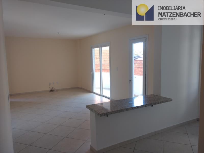 Cozinha e sala de jantar