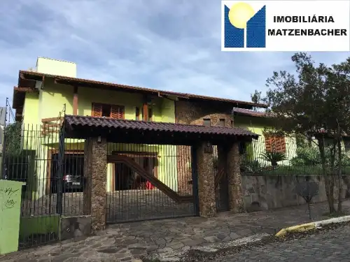 Casa / Sobrado à venda em Centro, Sapiranga