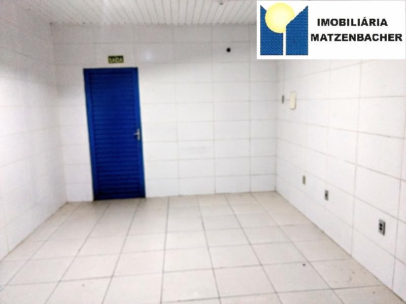 Sala anexa para cozinha ou depósito